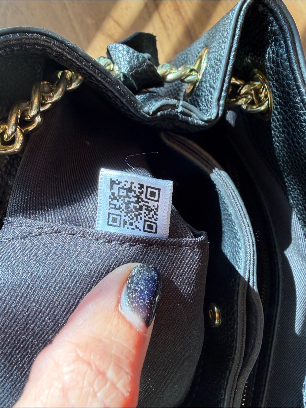 Designer Inspired Embossed Logo shoulder bag with chain strap - Picture 4 of 11
